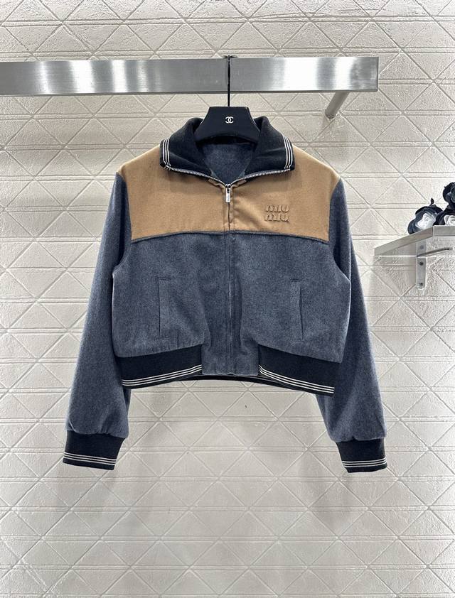 Miu Mi* 25Ax New arrival: A custom-made cashmere and wool color-blocked letter j