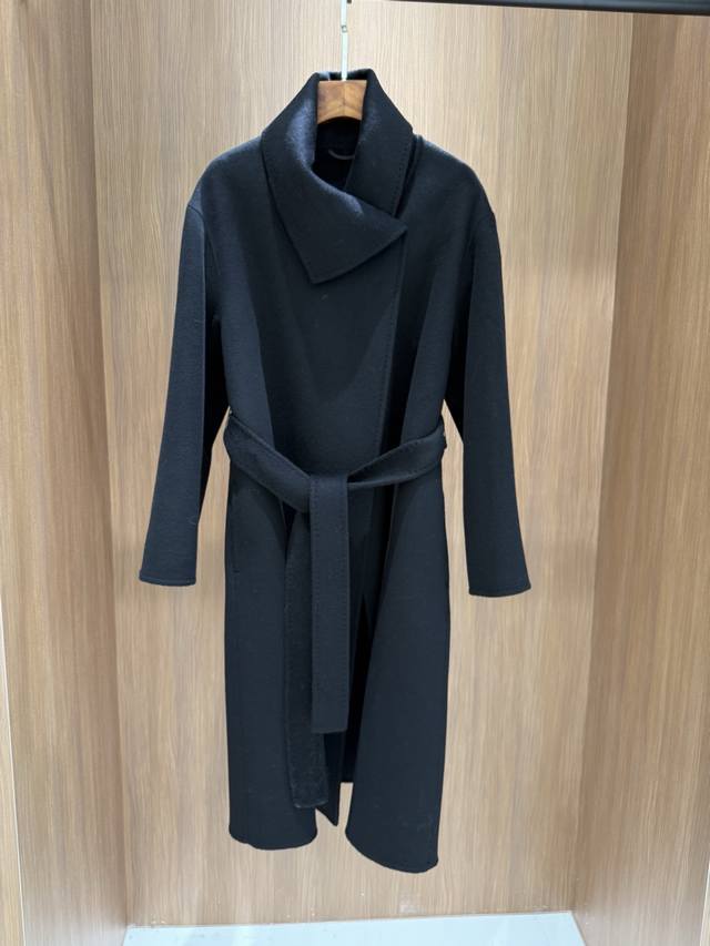 Giada's 100% cashmere coat (DDD) Sizes 36, 38, and 40 available.