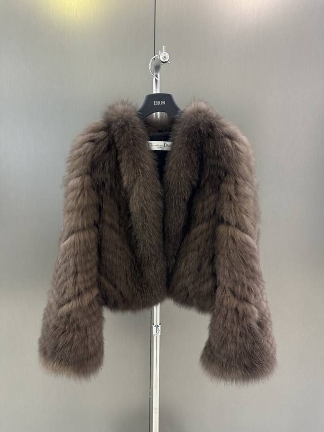 Dior *Autumn/Winter New Fox Fur Coat with Dense Thickened Sequins and Extra-Thic