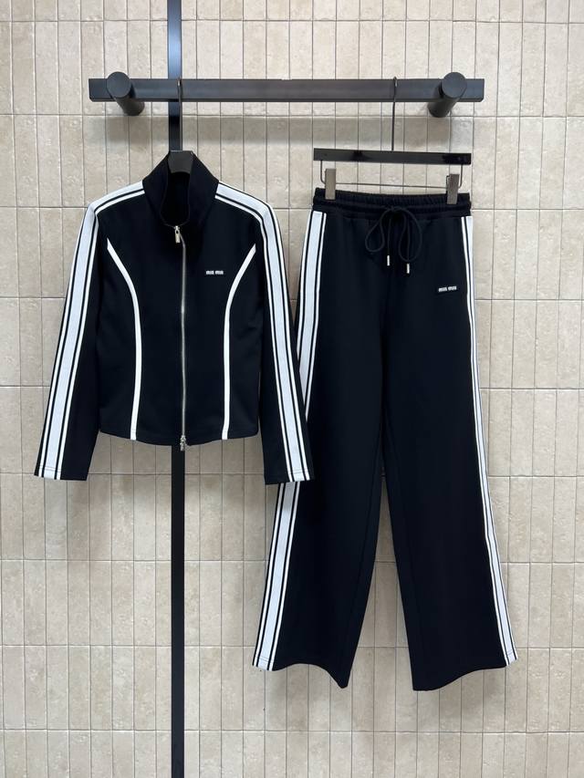 Miu's Fall/Winter 2025 New Arrival Embroidered Logo Webbing Casual Set: Stand Co