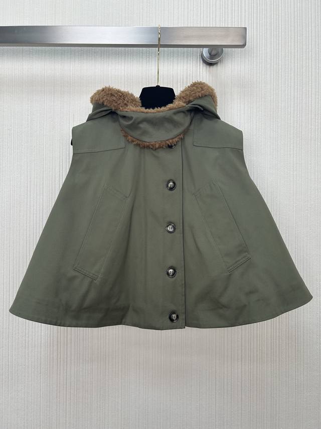 New Arrival! Loew* Fashionista Green Padded Vest! The fleece hooded, detachable