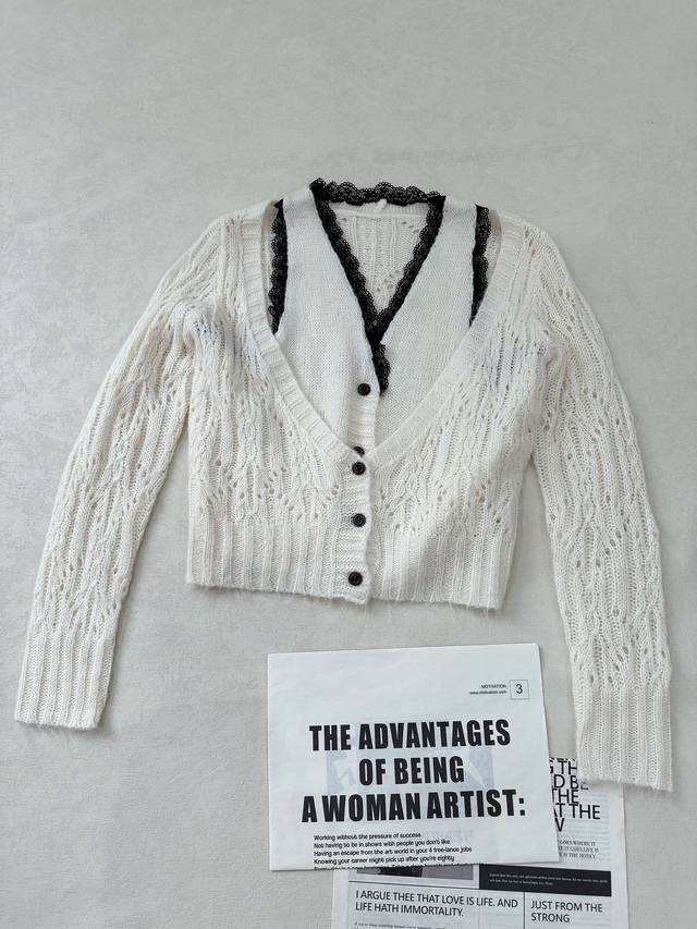 Same style as Bai Lu Ma Yinyin... A misty, ethereal beauty, this faux two-piece