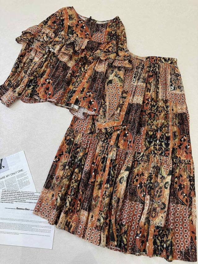 A glamorous, playful, gold-plated series... Halter neck tie-waist dress + ruffl