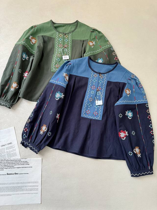 Top-tier aesthetic! French-style niche embroidered floral color-blocked shirt. T