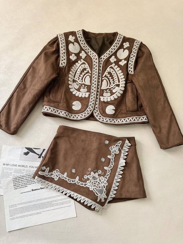 High Street Playful Style... Faux Two-Piece Short Jacket + Loose Vest + Layered