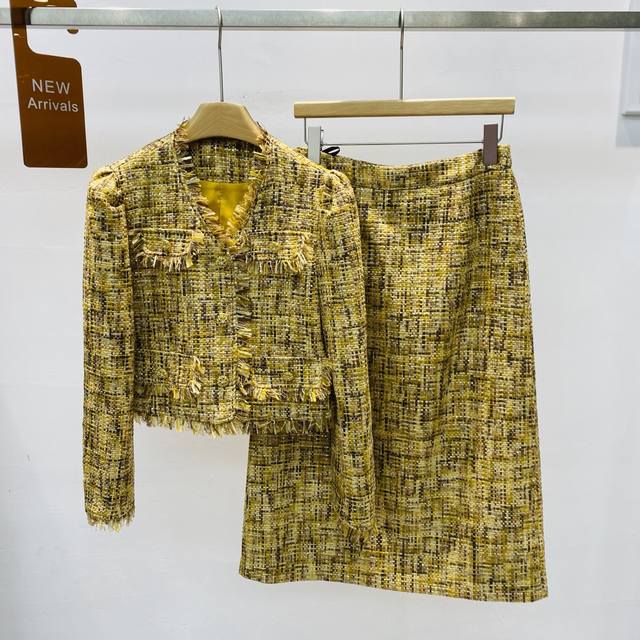 New Custom Tweed Fabric Chanel-Style Jacket with High-Waisted Skirt, Fashionable