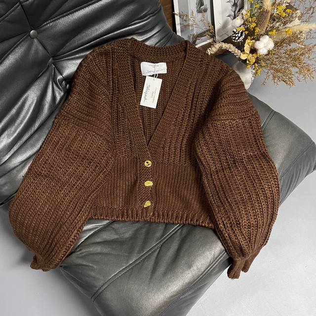 25 Schiaparelli Autumn/Winter New Cardigan Chunky textured with gold buttons Wea