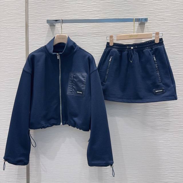 Miu Mi*2025Fw New Suit: A versatile and stylish look, perfect for everyday wear