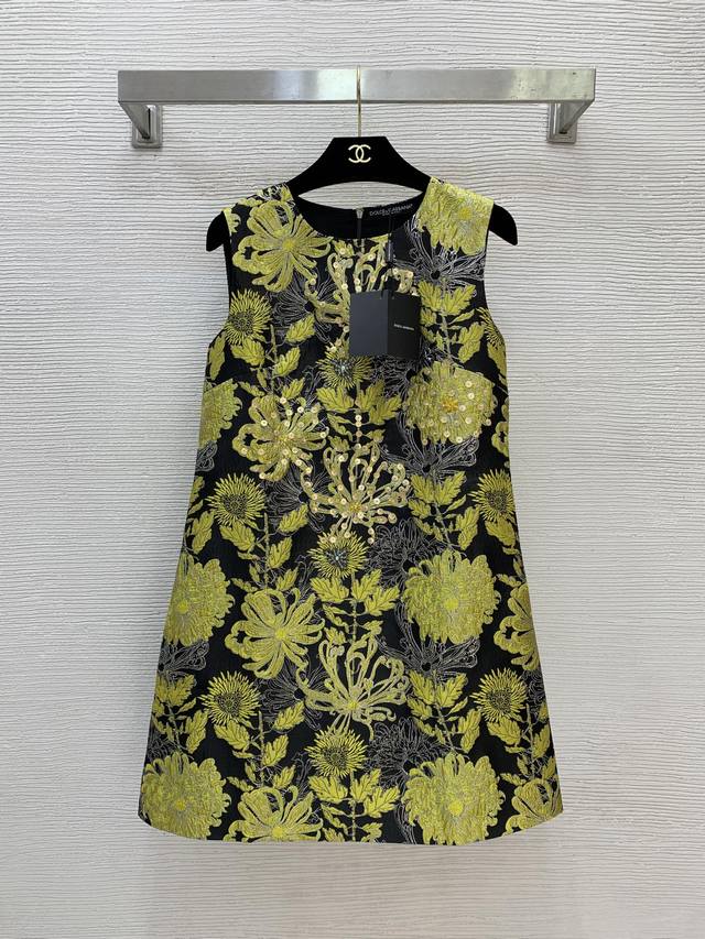 Dolce & Gabbana (Dg) New High-End Custom Floral Jacquard Dress, Crisp and Styli