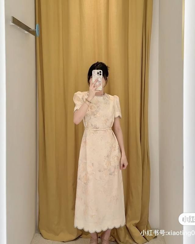 Zimmerman*, an Australian brand, presents a high-end custom cotton-linen blend d