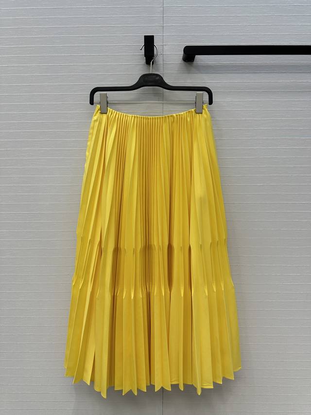 Exclusive First Release: Alai*26 Early Spring New Sculptural Pleated Midi Skirt.