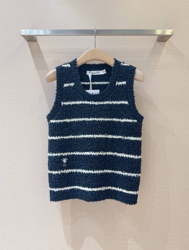 D Brand Striped Knit Vest New Arrival This vest is made of navy and white stripe