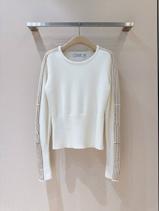 D Brand 2025 Autumn/Winter New Arrival Crew neck sweater design with gold stripe