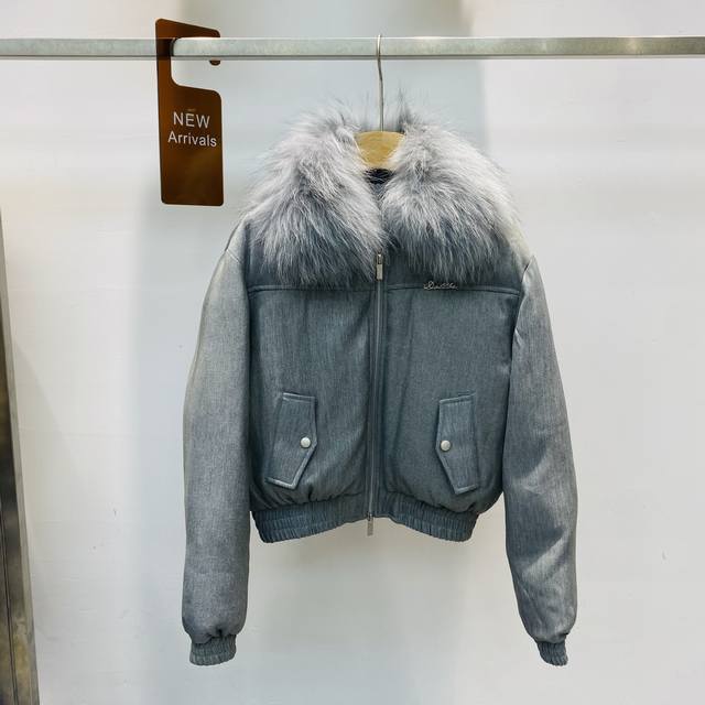 New design trendy and stylish warm down jacket with detachable fox fur collar Sm
