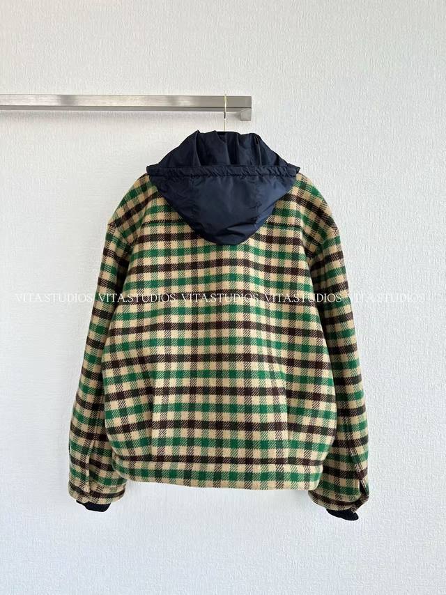 Hot Item In Stock Plaid Hooded Jacket Made of a wool and polyester blend fabric,