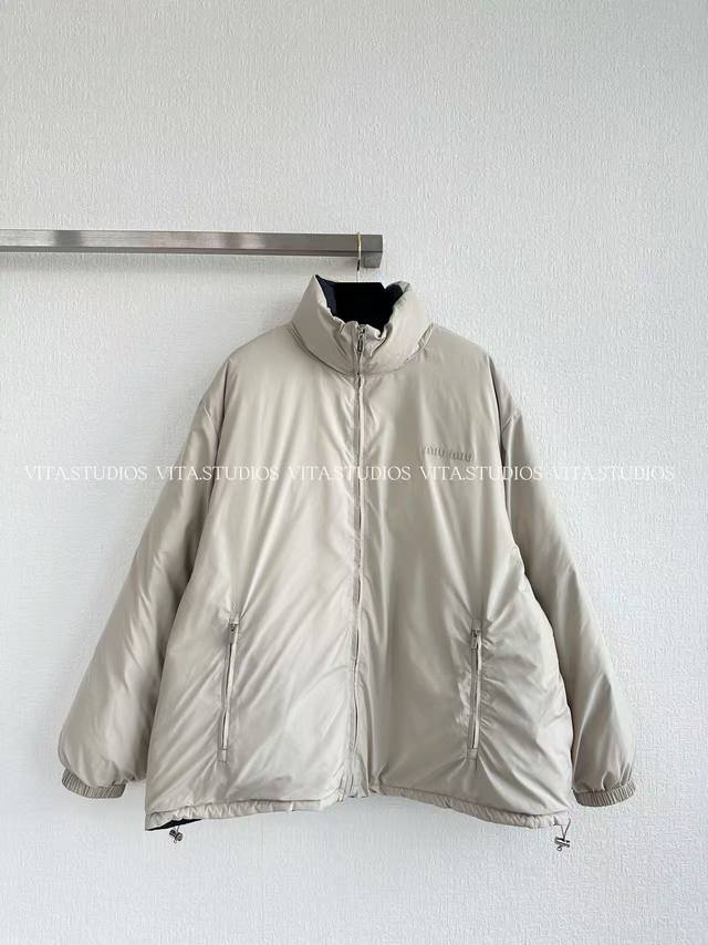 Hot Item In Stock Reversible Down Jacket Made of 100% Polyester Fiber Fabric Thi
