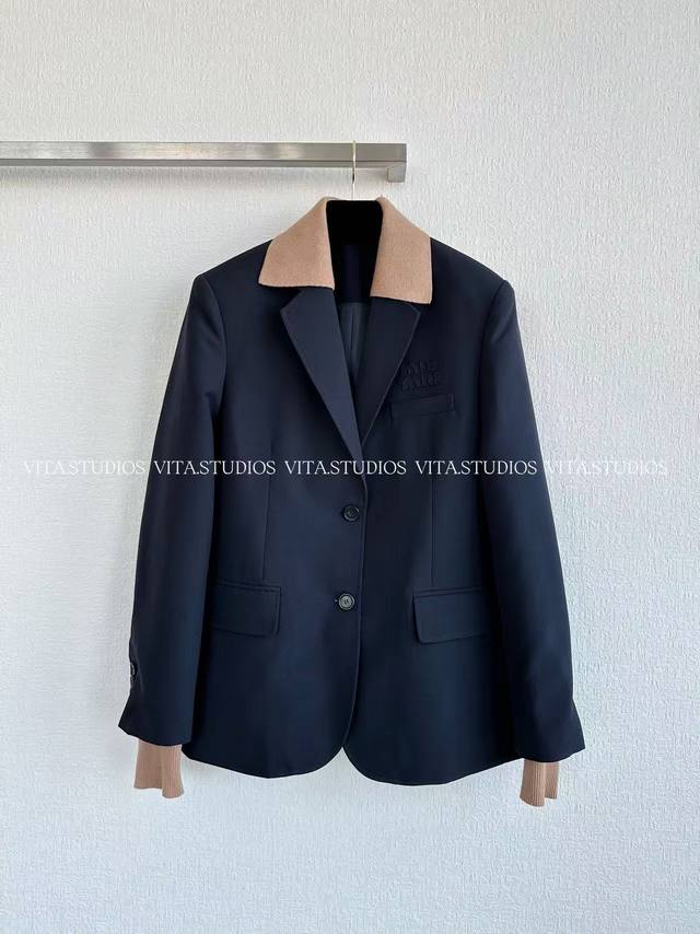 Hot Item In Stock Patchwork Collar Suit Jacket Made of a wool and polyester blen