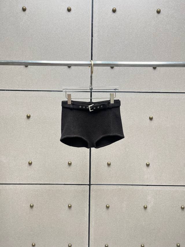 Magda belted knit shorts! Sml DDD