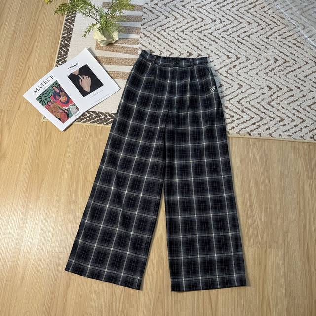 A must-have item for a unique look: 2025 Fall/Winter Logo Embroidered Gray Plaid