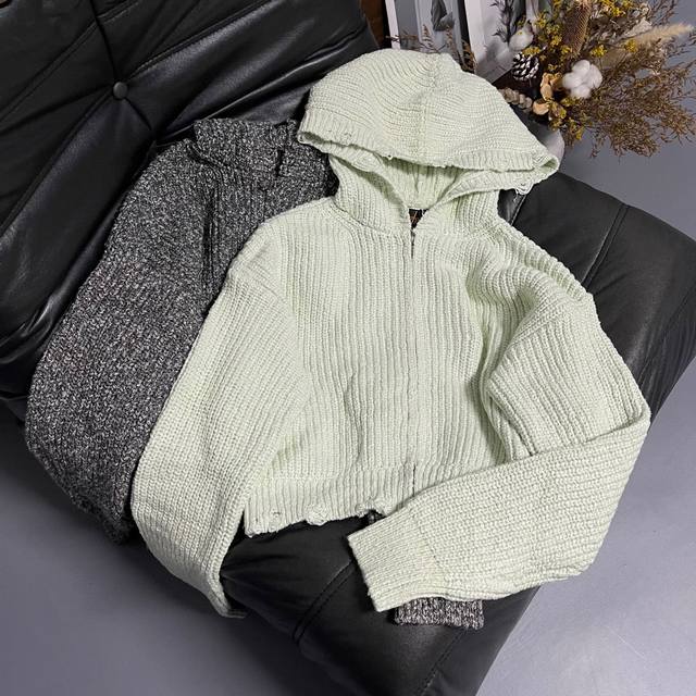 25 Autumn/Winter New Cardigan Jacket A very thick and heavy piece, recommended t