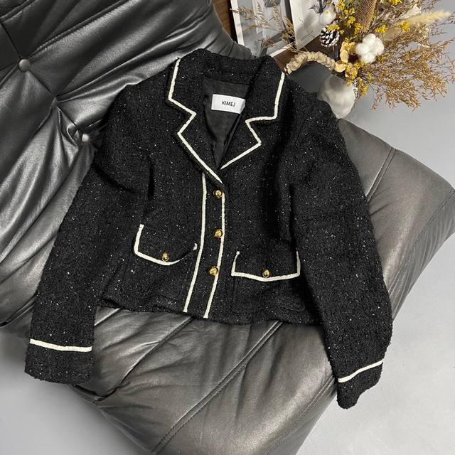 25 Autumn/Winter New Coat A must-have every year Tweed fabric with contrasting t