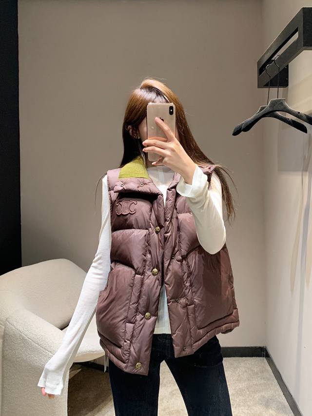 25Fw Autumn/Winter New Color-Blocked Knitted Down Vest. Made with matte down fab