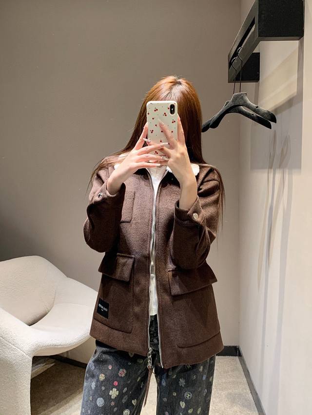 25Fw Autumn/Winter New Style Lapel Wool and Fleece Patchwork Coat. Made from hig