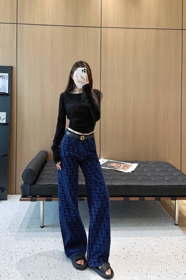 25 Chenille Jeans with Belt (DDD) These jeans are made with high-quality fabric