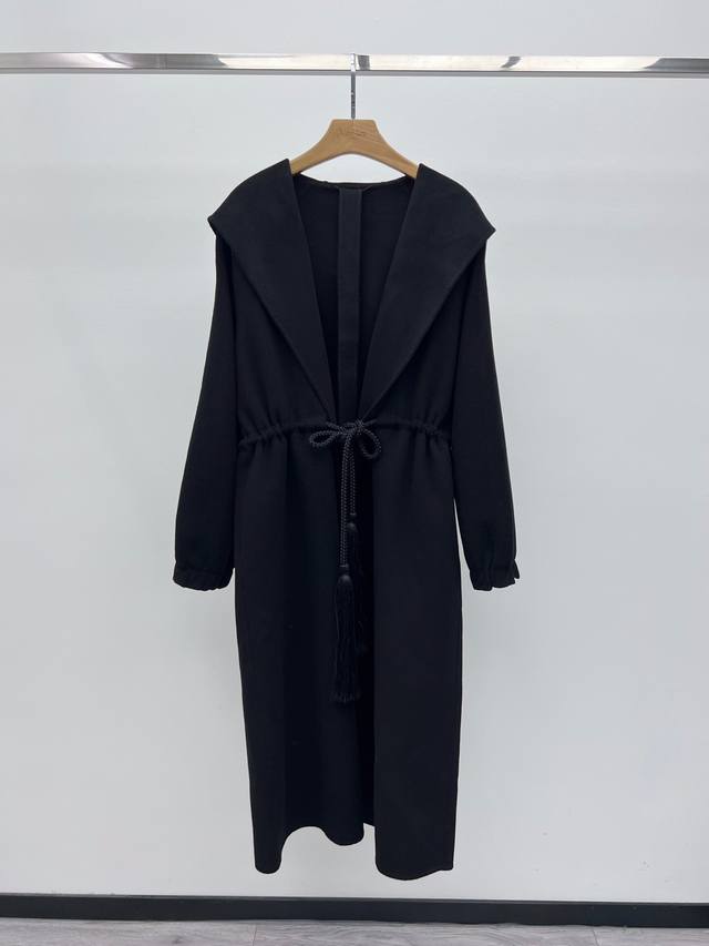 Maxmar* Camel Hair Hooded Coat Made of 100% camel hair fabric Robe-style silhoue