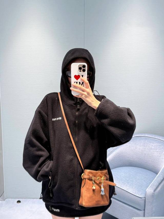 Original Mm 2025 Autumn/Winter New Fashion Hooded Fleece Casual Jacket. The sof