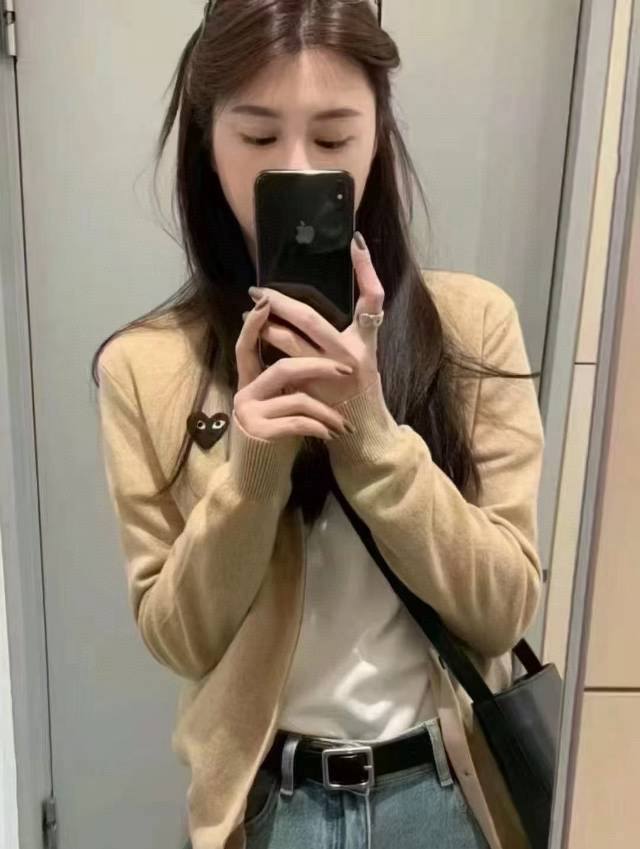 Original PLA 2025 Autumn/Winter New Arrival: Heart Embroidery Round Neck Wool K