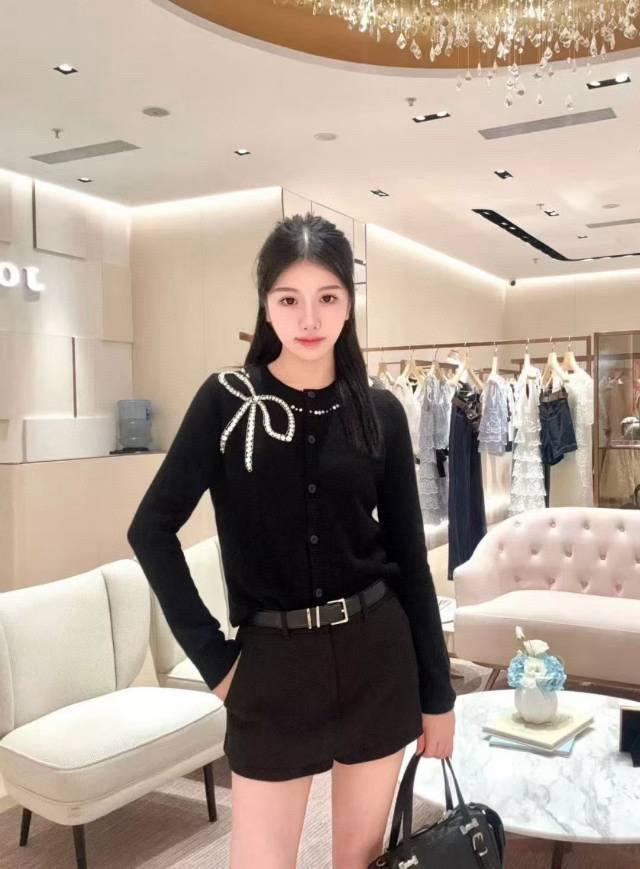 Original Va 2025 Autumn/Winter New Fashion Bow Knit Cardigan. Exquisite handmad