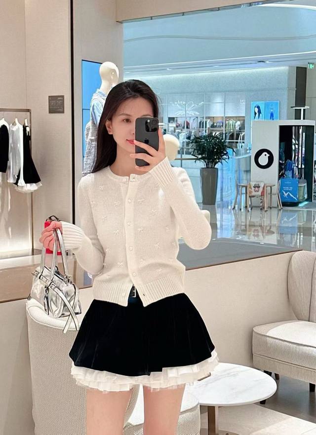 Original Mm 2025 Autumn/Winter New Fashion Knitted Cardigan, featuring handmade