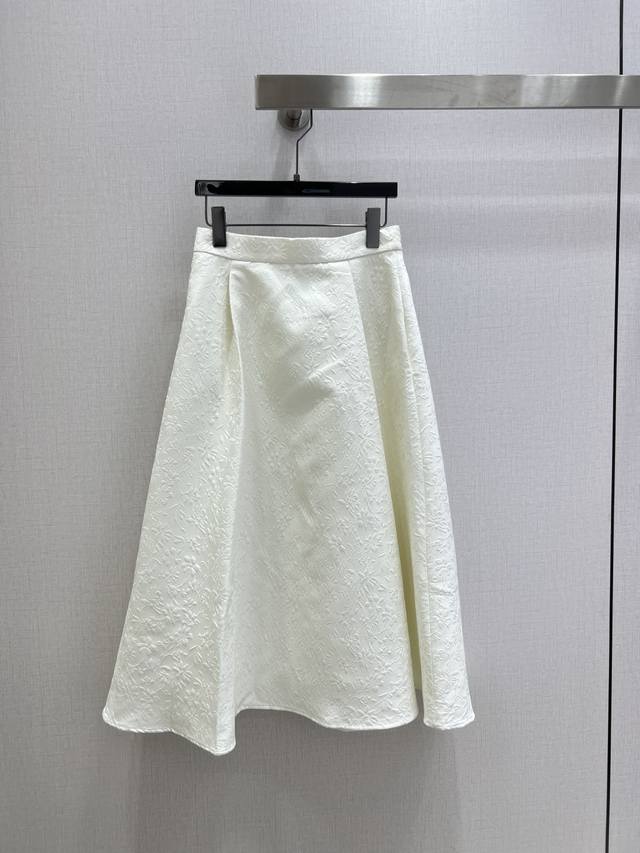 Highly recommend Dio*2026 early spring new embossed suit long skirt. Three-dime