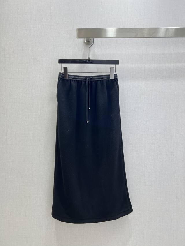 Highly recommend Ce* 2025 new style outer skirt, a basic straight skirt, a must