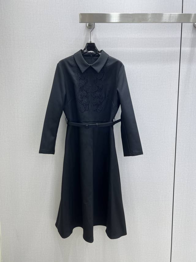 Highly recommend the Dio*2025 new lace embroidered waist-cinching dress. Easily