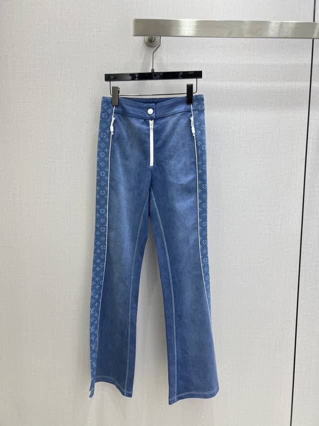 Highly recommend Lv*2025 Autumn/Winter New Patchwork Printed Trousers! The prin