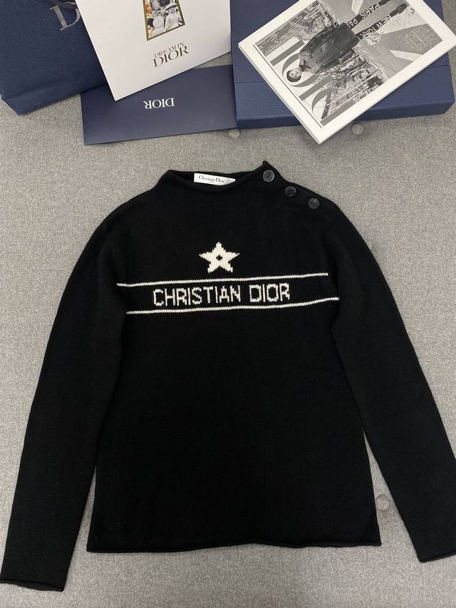 Lucky Star Cashmere Knit Sweater A classic reappearance! Its continued availabil