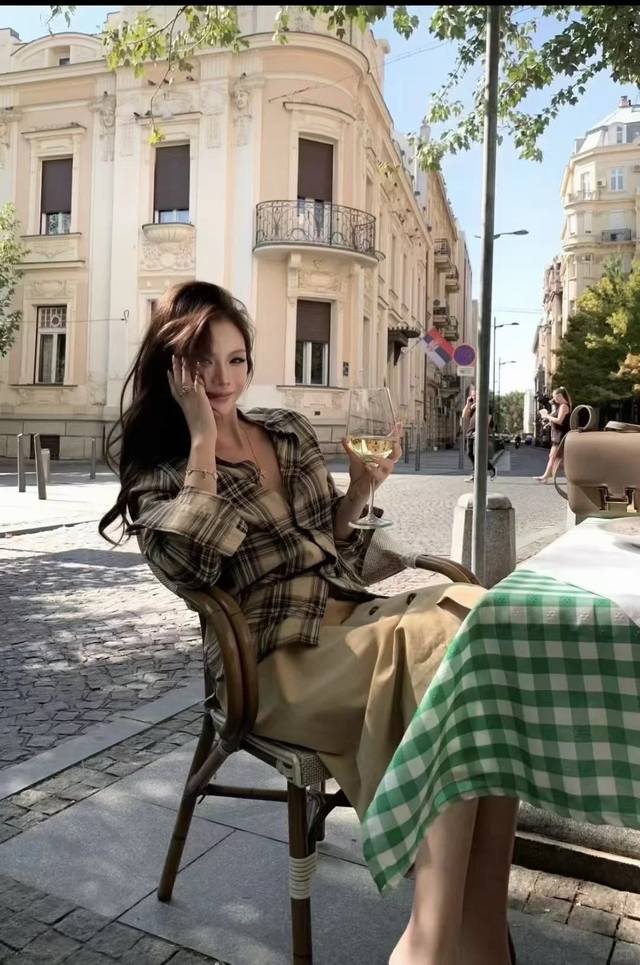 New Arrival! Latest 25 New Yarn-dyed Plaid Ribbon Shirt. Sizes: S, M, L. DDD