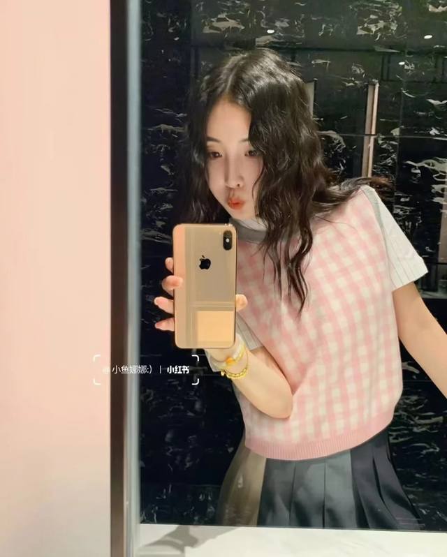 New Arrival! Latest Tb 25New Color Block Checkerboard Knit Vest. Sizes: S, M, L.