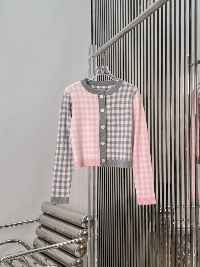 Real photos! Latest Tb 25New Pink checkered knit cardigan. Sizes: S, M, L. DDD