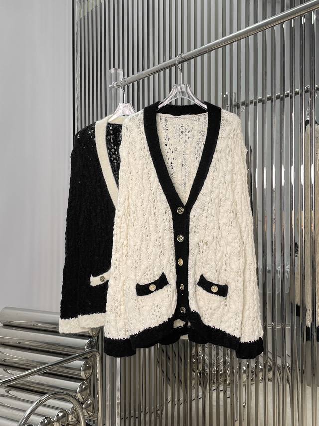 Real photos! Latest Ch 25New hand-crocheted cardigan. Colors: Black and White. S