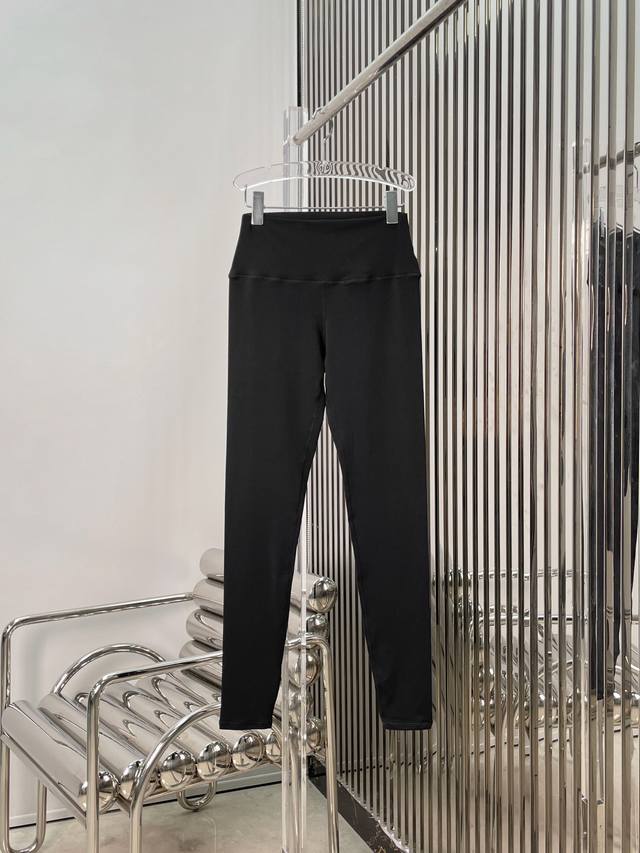 Real photos! Latest Alo 25New classic letter yoga pants. Sizes: S, M, L. DDD