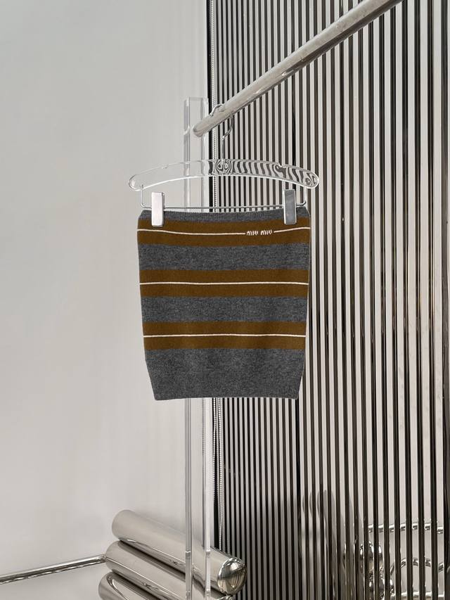 Real photos! Latest Miu 25New striped knit bandeau top. Sizes: S, M, L. DDD