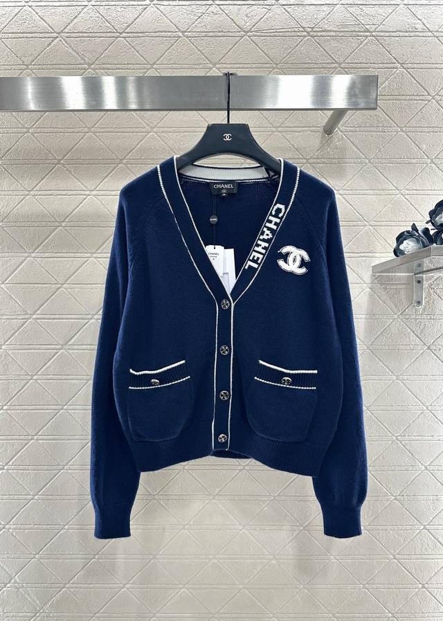 Chane*2025 New Arrival Letter V-Neck Knit Cardigan Made with custom Yb wool yarn