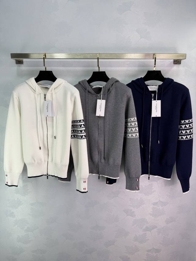 Tb*25 Autumn/Winter New College Style Zipper Hooded Knit Cardigan, made of soft