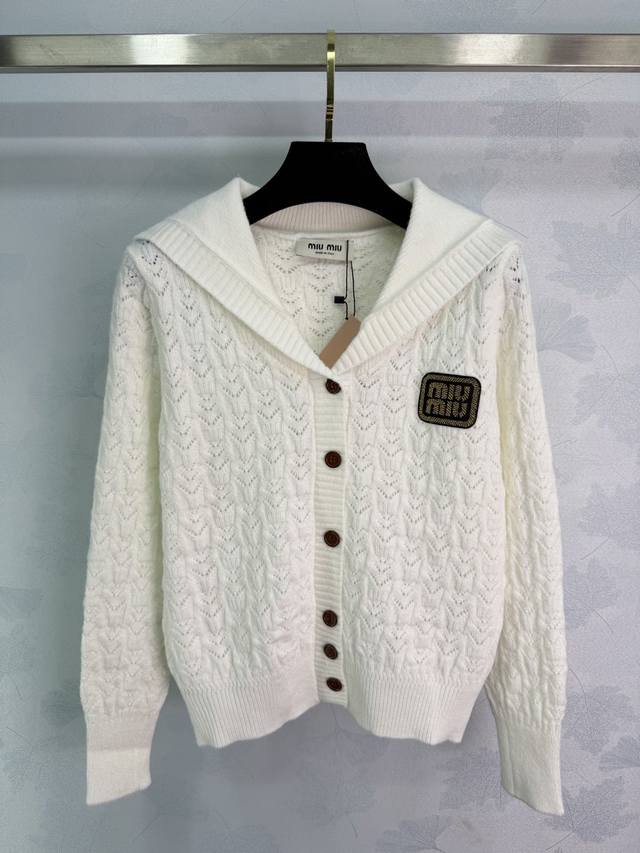 Miu*25 Autumn/Winter New Cable Knit Cardigan, made of soft wool blend, classic c