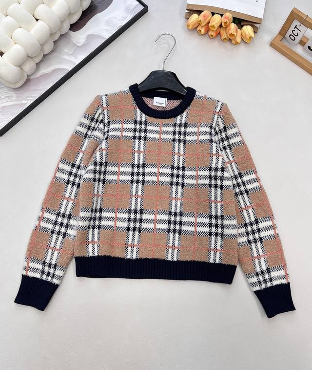 Burberry 2025 New Knit Crew Neck Long-Sleeve Sweater. The soft, plush check patt