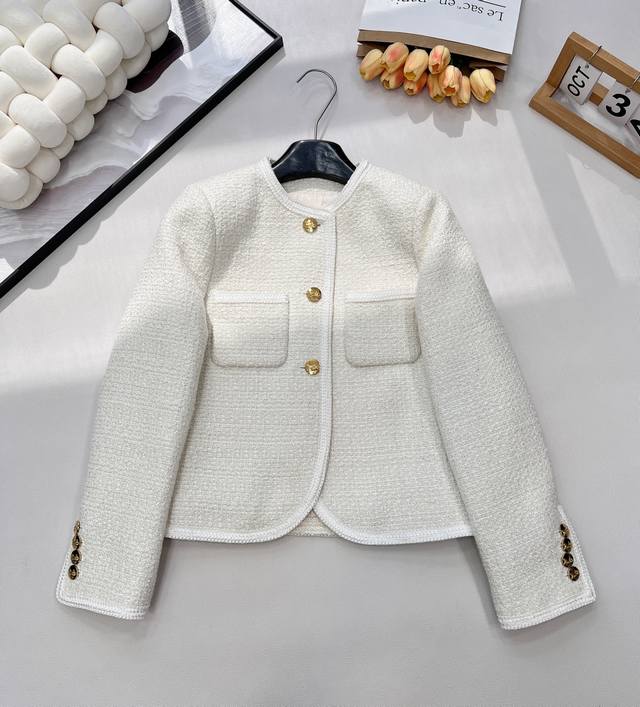 Celine tweed jacket, after seven revisions, is finally in mass production! Crisp