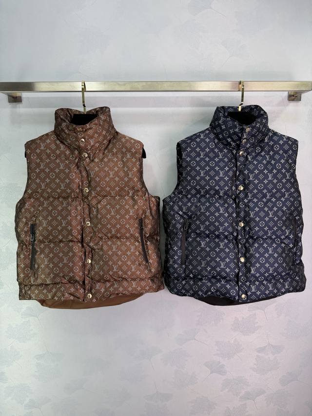 Lou*25 Autumn/Winter New Monogram Down Vest. Classic monogram pattern + high-qua